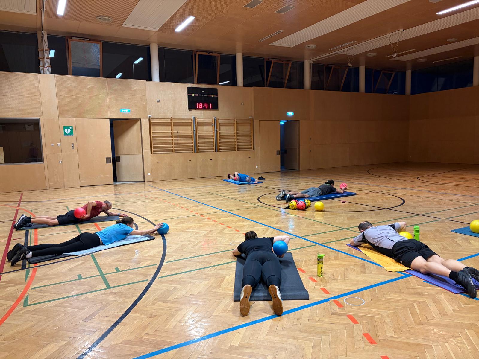 Training in der Mehrzweckhalle Weinitzen