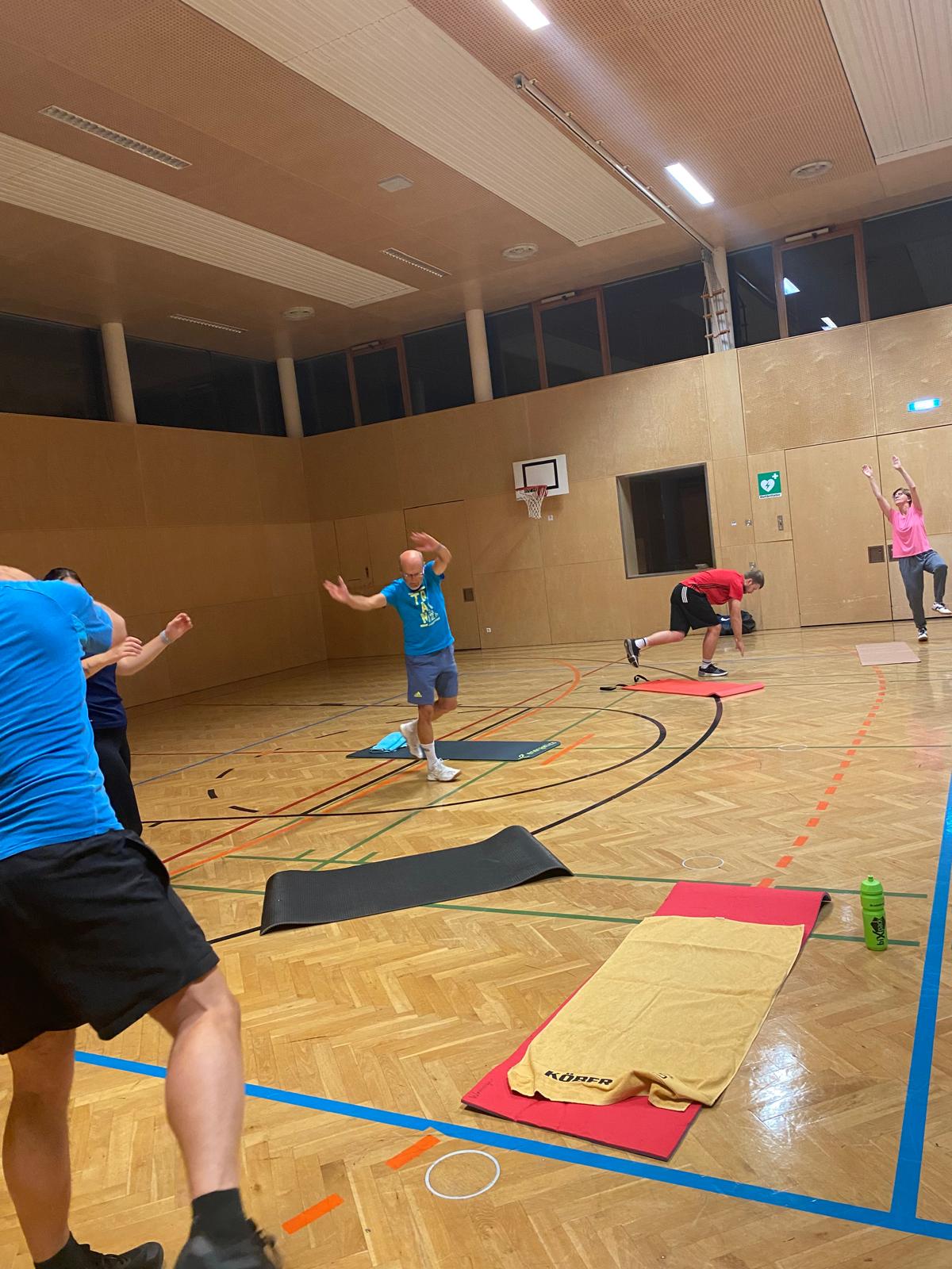 Training in der Mehrzweckhalle Weinitzen
