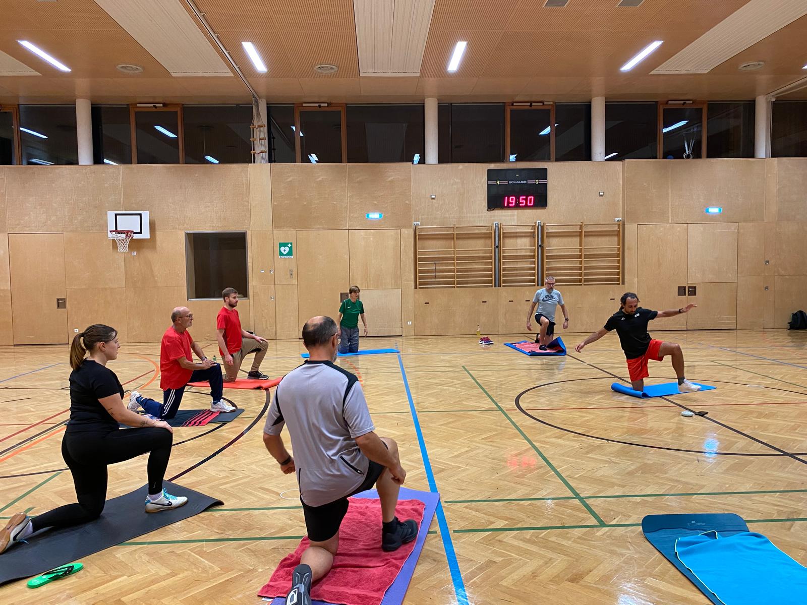 Training in der Mehrzweckhalle Weinitzen