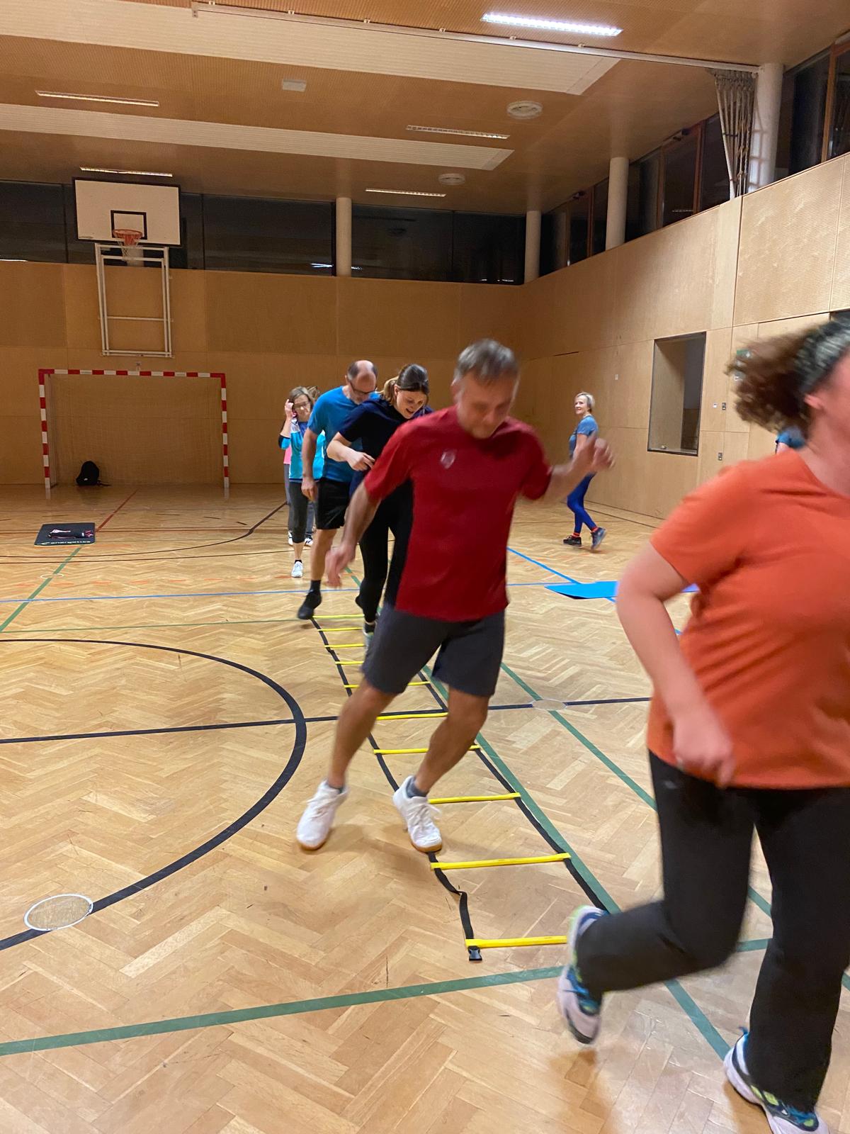 Training in der Mehrzweckhalle Weinitzen
